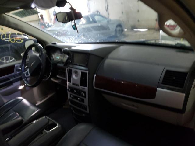 Photo 9 from auction – 2010 CHRYSLER TOWN & COU with VIN 2A4RR8DX7AR368129