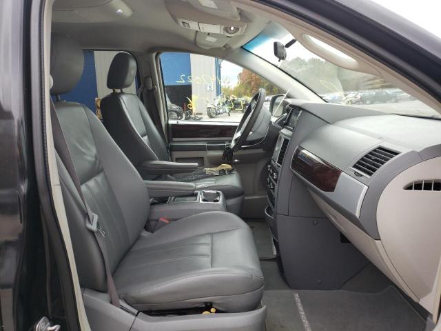 Photo 5 from auction – 2010 CHRYSLER TOWN & COU with VIN 2A4RR5D16AR151973