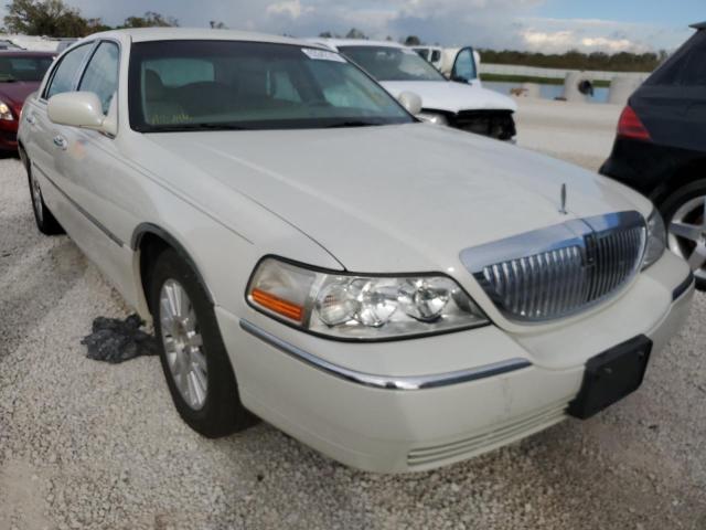 LINCOLN TOWN CAR E 2003 with VIN 1LNHM81W33Y703795 - Photo from auction