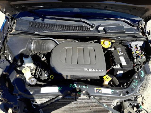 Photo 7 from auction – 2016 CHRYSLER TOWN & COU with VIN 2C4RC1BG5GR193597