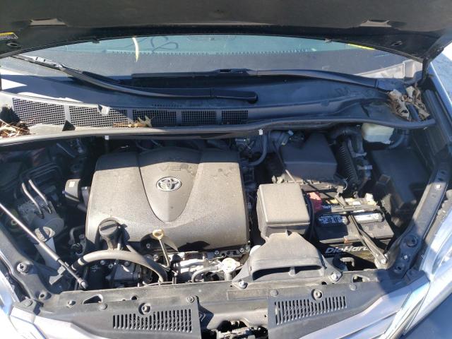 Photo 7 from auction – 2017 TOYOTA SIENNA XLE with VIN 5TDYZ3DC5HS810263