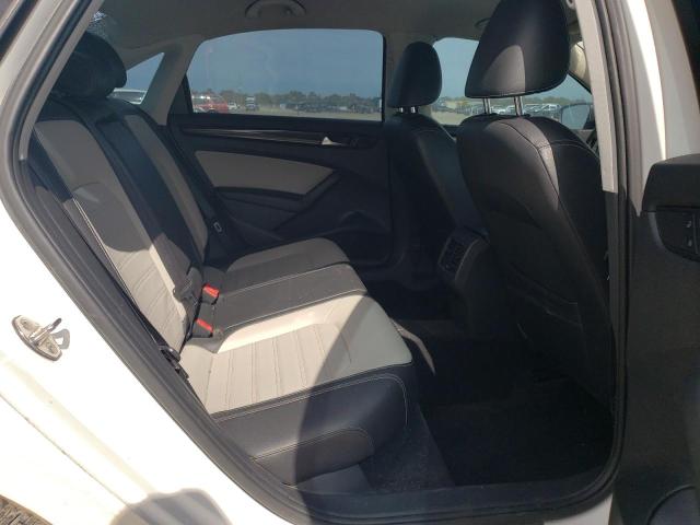 Photo 6 from auction – 2015 VOLKSWAGEN PASSAT SE with VIN 1VWBS7A35FC021127