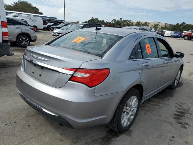 Zdjęcie 4 z aukcji – 2014 CHRYSLER 200 LX z VIN 1C3CCBAB5EN142620
