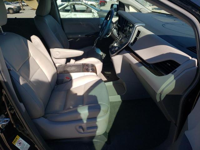 Photo 5 from auction – 2017 TOYOTA SIENNA XLE with VIN 5TDYZ3DC5HS810263