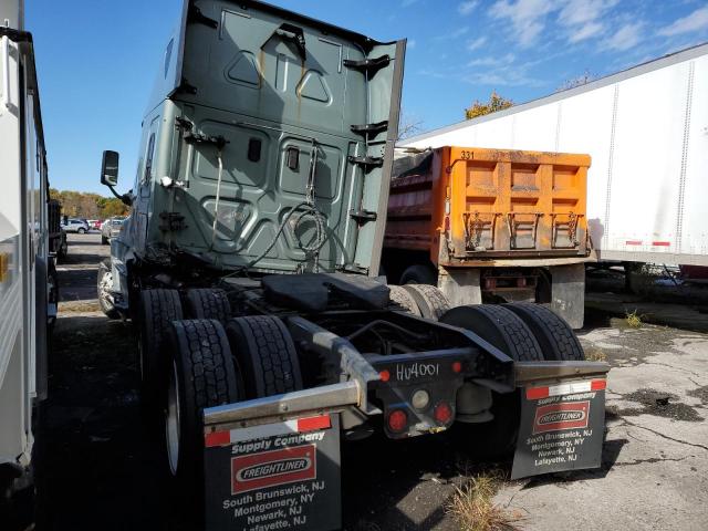 Photo 3 from auction – 2017 FREIGHTLINER CASCADIA 1 with VIN 3AKJGLDRXHSHU4001