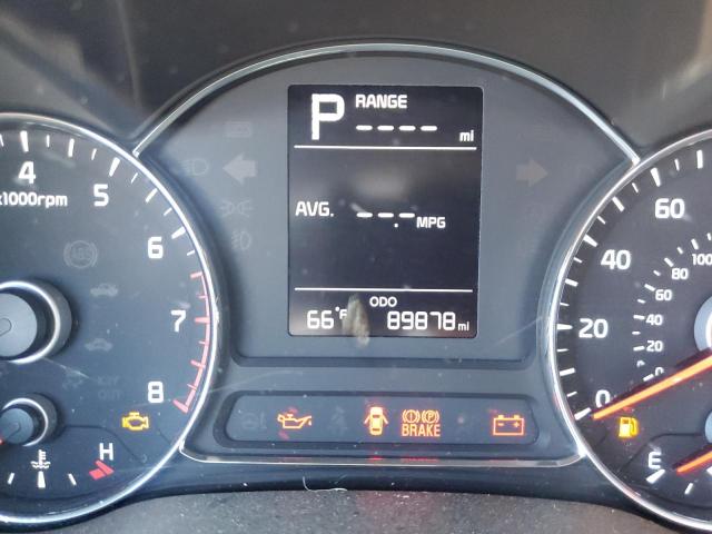 Photo 8 from auction – 2017 KIA FORTE LX with VIN 3KPFK4A75HE123982