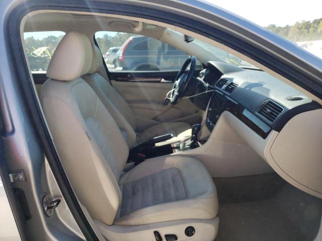 Photo 5 from auction – 2012 VOLKSWAGEN PASSAT SEL with VIN 1VWCN7A35CC001368