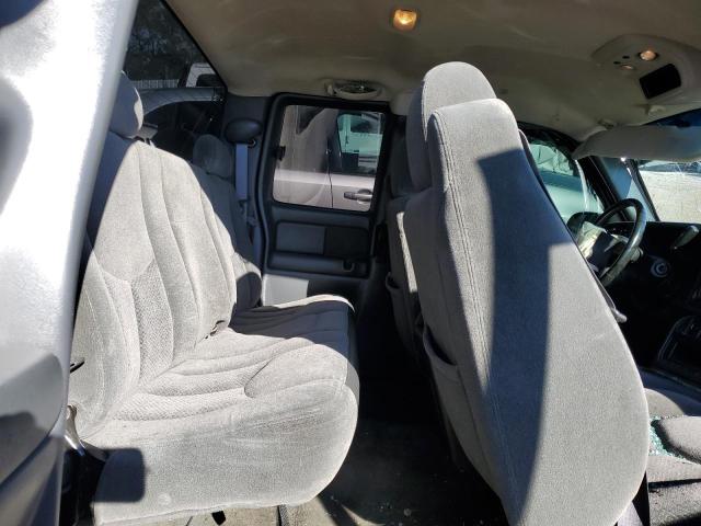 Photo 6 from auction – 2004 CHEVROLET SILVERADO with VIN 1GCEK19T04E279610