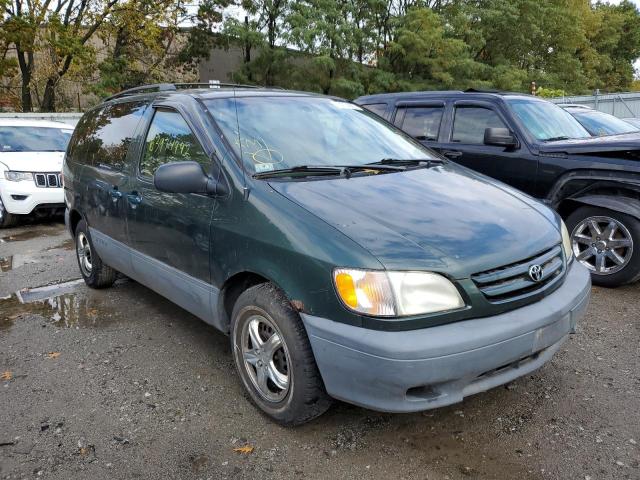 TOYOTA SIENNA LE 2002 with VIN 4T3ZF13C32U437118 - Photo from auction