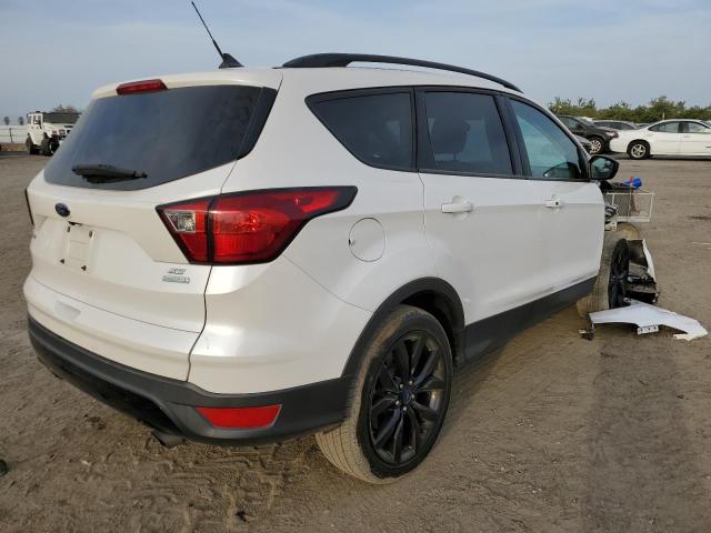 Photo 4 from auction – 2019 FORD ESCAPE SE with VIN 1FMCU0GD8KUB05693