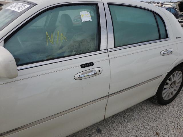 Photo 9 from auction – 2003 LINCOLN TOWN CAR E with VIN 1LNHM81W33Y703795