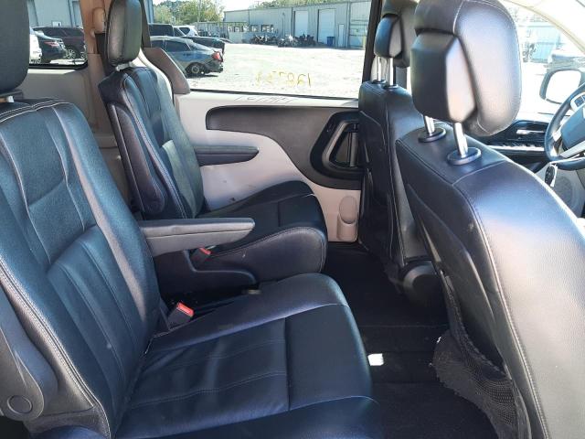 Photo 6 from auction – 2016 CHRYSLER TOWN & COU with VIN 2C4RC1BG5GR193597