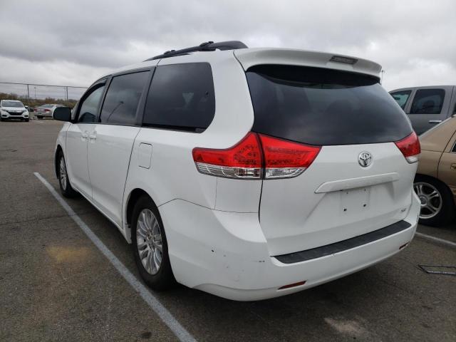 Photo 3 from auction – 2014 TOYOTA SIENNA XLE with VIN 5TDYK3DC0ES479110