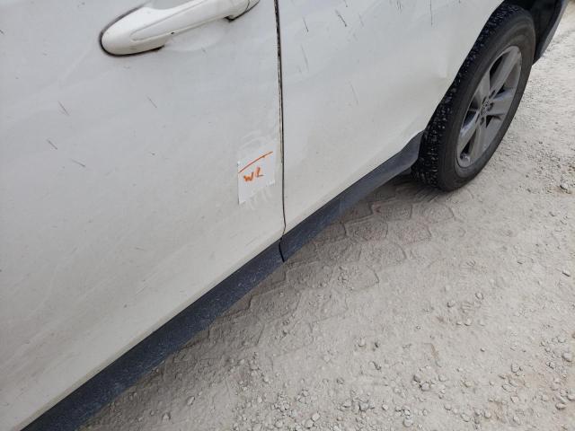 Photo 9 from auction – 2015 TOYOTA RAV4 XLE with VIN JTMWFREV2FD067881