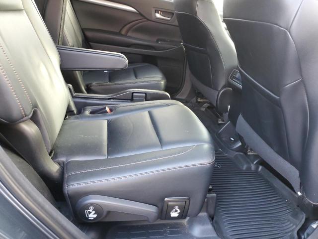 Photo 6 from auction – 2018 TOYOTA HIGHLANDER with VIN 5TDJZRFH7JS829917