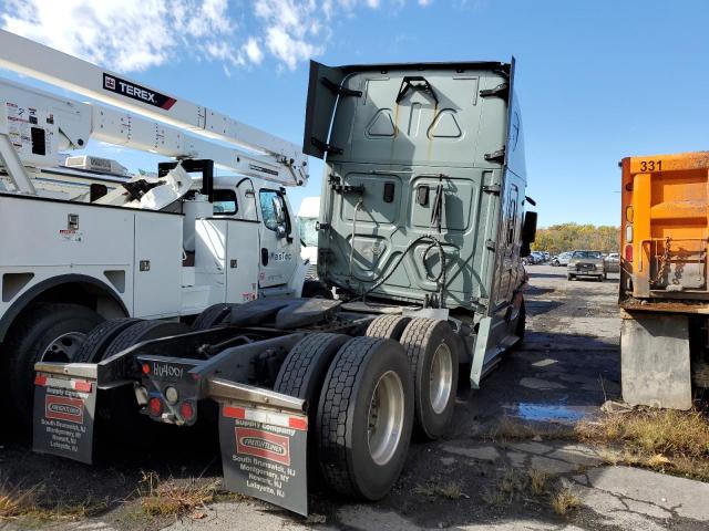 Photo 4 from auction – 2017 FREIGHTLINER CASCADIA 1 with VIN 3AKJGLDRXHSHU4001
