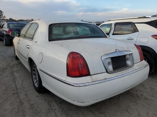 Photo 3 from auction – 2002 LINCOLN TOWN CAR with VIN 1LNHM82W42Y625640