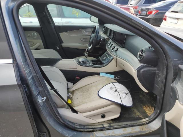 Photo 5 from auction – 2017 MERCEDES-BENZ E 300 with VIN WDDZF4JB1HA044789