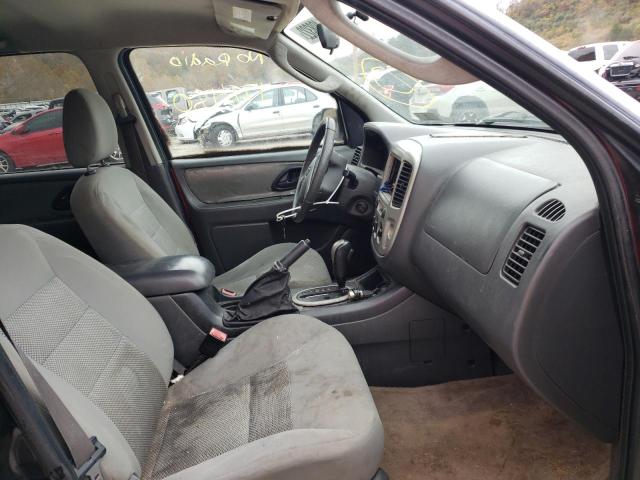 Photo 5 from auction – 2005 FORD ESCAPE XLT with VIN 1FMYU93155KB75481