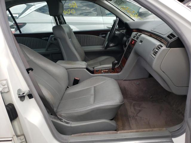 Photo 5 from auction – 1999 MERCEDES-BENZ E 320 with VIN WDBJF65H5XA951236