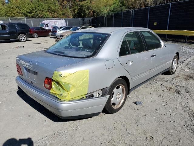 Photo 4 from auction – 1999 MERCEDES-BENZ E 430 with VIN WDBJF70H7XA722053
