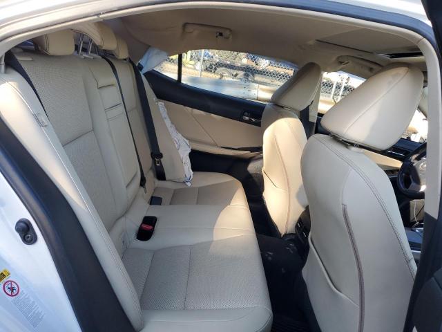 Photo 6 from auction – 2016 LEXUS IS 300 with VIN JTHCM1D2XG5009481
