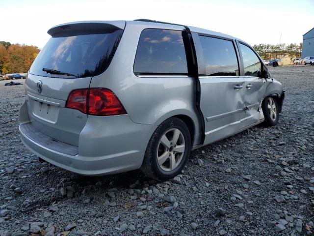 Photo 4 from auction – 2011 VOLKSWAGEN ROUTAN SE with VIN 2V4RW3DG5BR691622