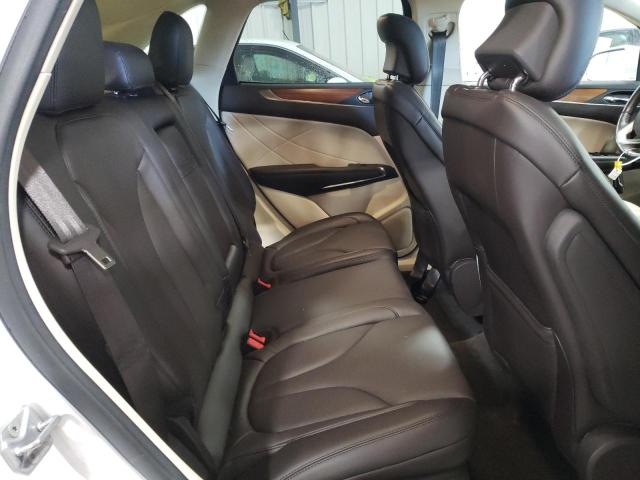 Photo 6 from auction – 2016 LINCOLN MKC RESERV with VIN 5LMTJ3DH7GUJ18697
