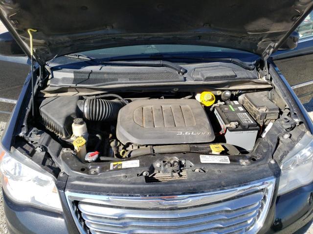 Photo 7 from auction – 2016 CHRYSLER TOWN & COU with VIN 2C4RC1BG5GR301054