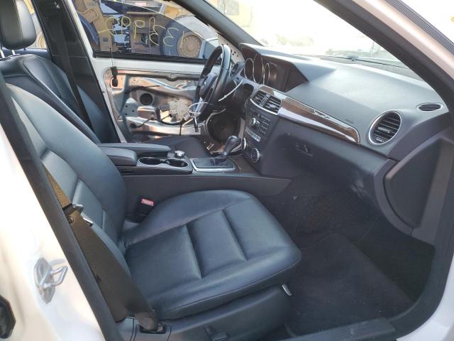Photo 5 from auction – 2014 MERCEDES-BENZ C 250 with VIN WDDGF4HB2EA962771