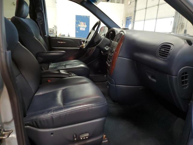 Photo 5 from auction – 2001 CHRYSLER TOWN & COU with VIN 2C8GP64L61R241178