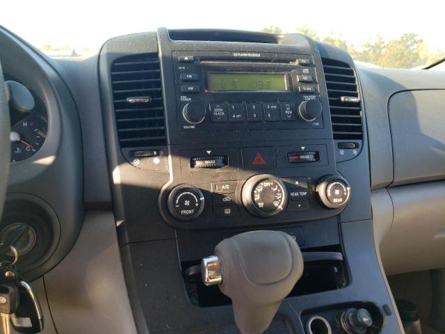 Photo 9 from auction – 2006 KIA SEDONA EX with VIN KNDMB233666099068