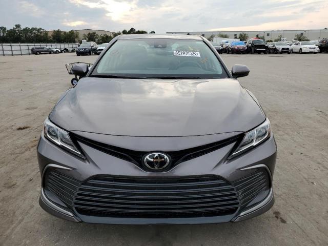 Photo 5 from auction – 2022 TOYOTA CAMRY LE with VIN 4T1C11AK2NU665445