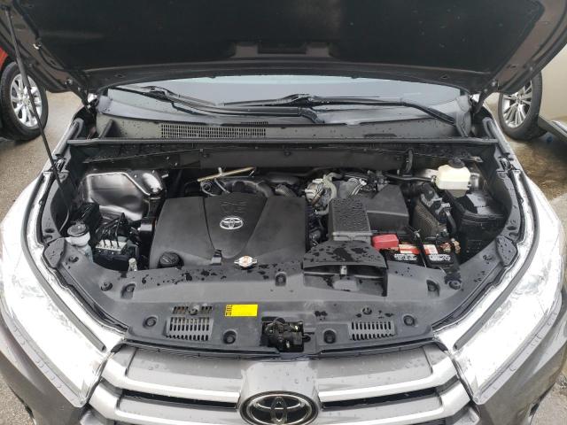 Photo 7 from auction – 2018 TOYOTA HIGHLANDER with VIN 5TDKZRFH6JS539172