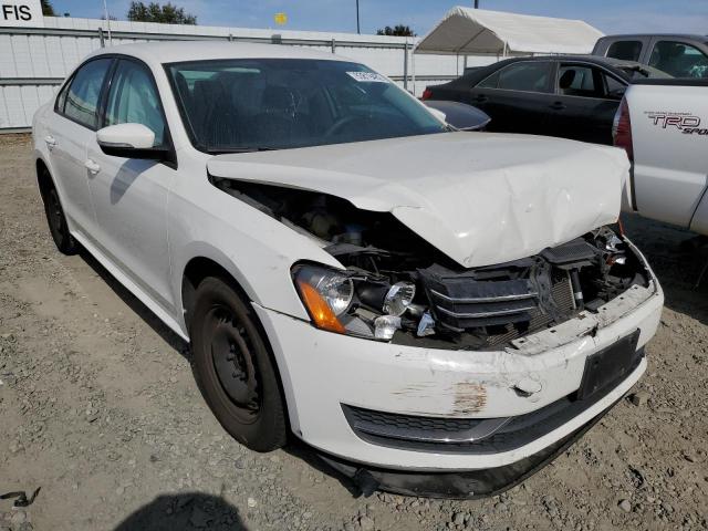 VOLKSWAGEN PASSAT S 2014 with VIN 1VWAT7A33EC045613 - Photo from auction