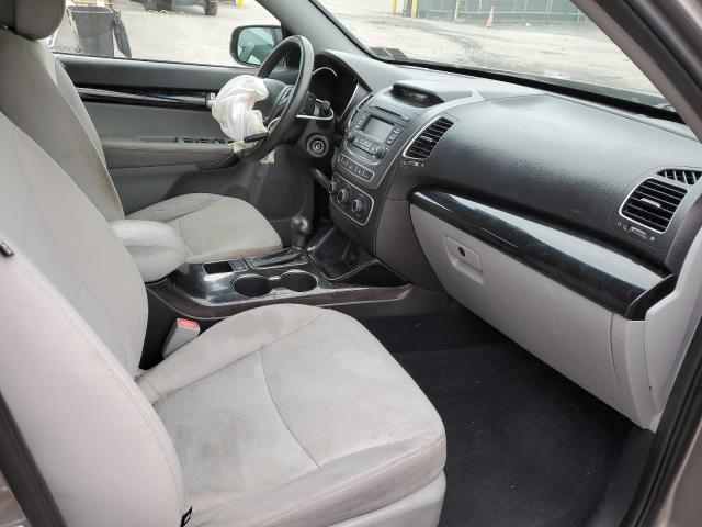 Photo 5 from auction – 2015 KIA SORENTO LX with VIN 5XYKTCA63FG559484