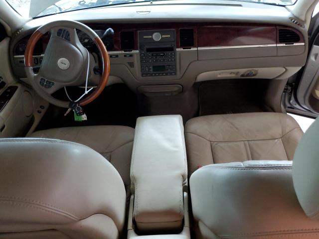 Photo 9 from auction – 2004 LINCOLN TOWN CAR U with VIN 1LNHM83W84Y682991