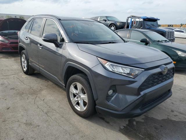 TOYOTA RAV4 XLE 2019 with VIN JTMW1RFV7KD009580 - Photo from auction