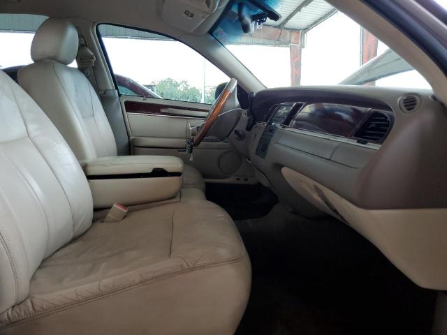 Photo 5 from auction – 2004 LINCOLN TOWN CAR U with VIN 1LNHM83W84Y682991
