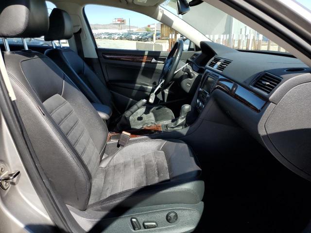 Photo 5 from auction – 2012 VOLKSWAGEN PASSAT SEL with VIN 1VWCP7A33CC101964
