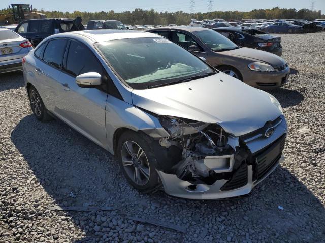 FORD FOCUS SE 2014 مع رقم تعريف المركبة 1FADP3F2XEL203612 - صورة من المزاد