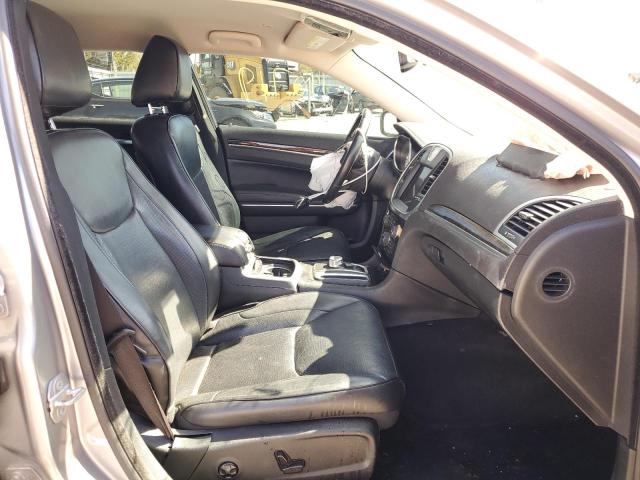Photo 5 from auction – 2018 CHRYSLER 300 LIMITE with VIN 2C3CCAKG2JH137804