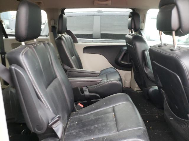 Photo 6 from auction – 2015 CHRYSLER TOWN & COU with VIN 2C4RC1BG6FR589228