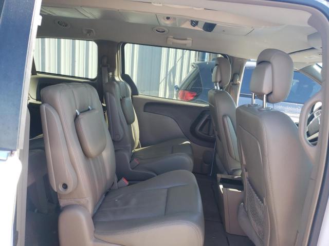Photo 6 from auction – 2016 CHRYSLER TOWN & COU with VIN 2C4RC1BG3GR245745
