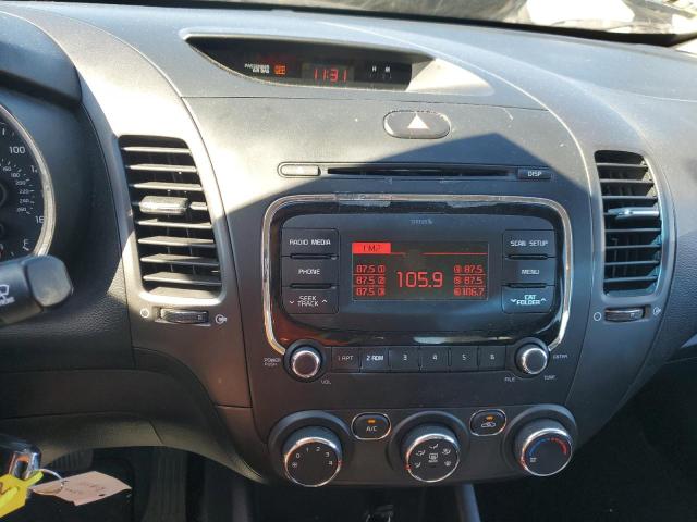 Photo 9 from auction – 2017 KIA FORTE LX with VIN 3KPFK4A78HE070145