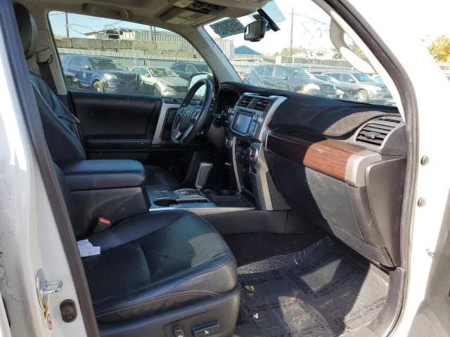 Photo 5 from auction – 2017 TOYOTA 4RUNNER SR with VIN JTEZU5JR7H5150641