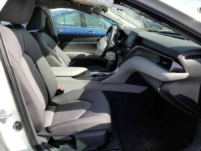 Photo 5 from auction – 2022 TOYOTA CAMRY LE with VIN 4T1C11AK4NU062402