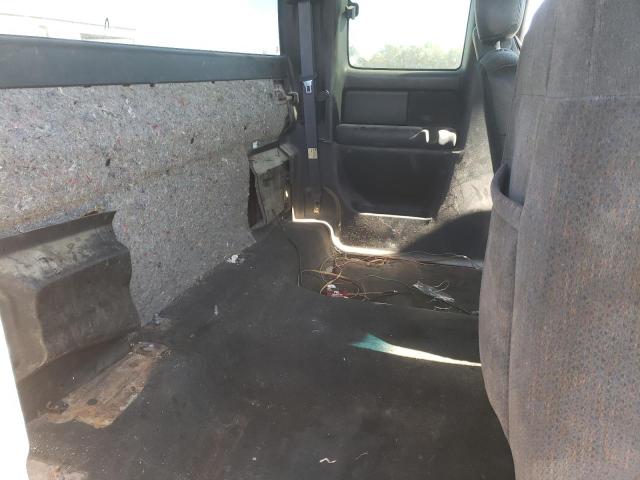 Photo 6 from auction – 1999 CHEVROLET SILVERADO with VIN 1GCEK19V9XE213014