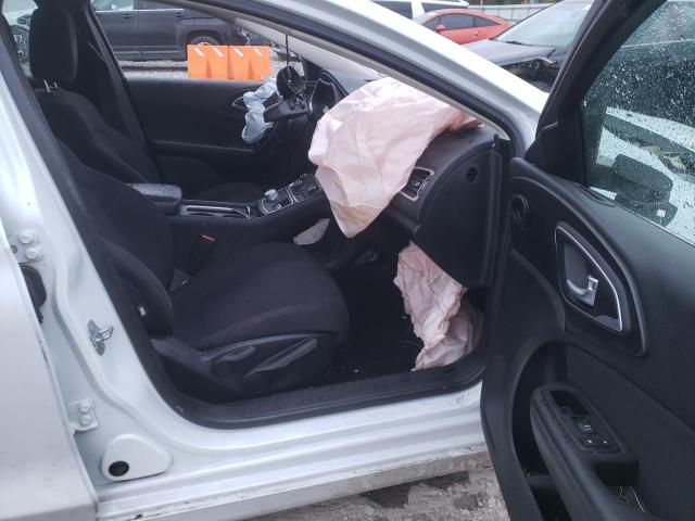 Photo 5 from auction – 2015 CHRYSLER 200 LIMITE with VIN 1C3CCCABXFN604497