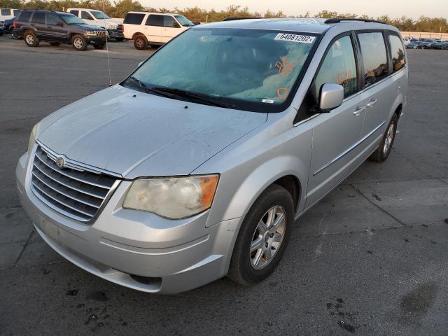 Photo 2 from auction – 2010 CHRYSLER TOWN & COU with VIN 2A4RR5D11AR480080
